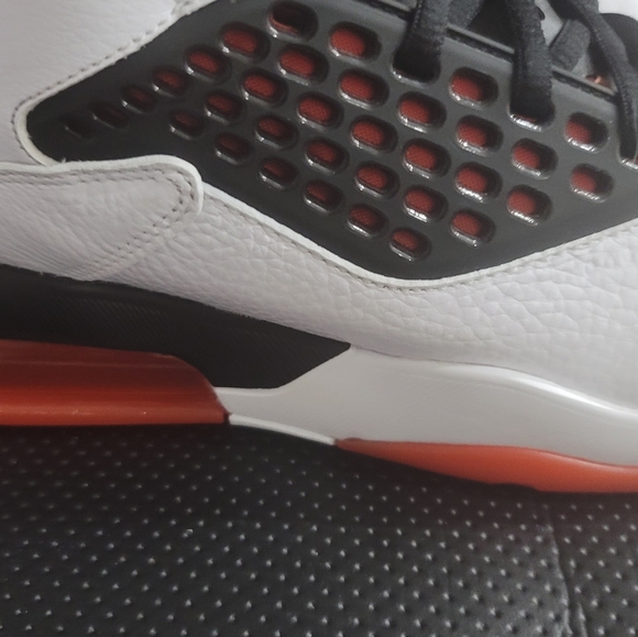 MENS SIZE 8 JORDAN MAXIN 200 (MINT) - Picture 9 of 10